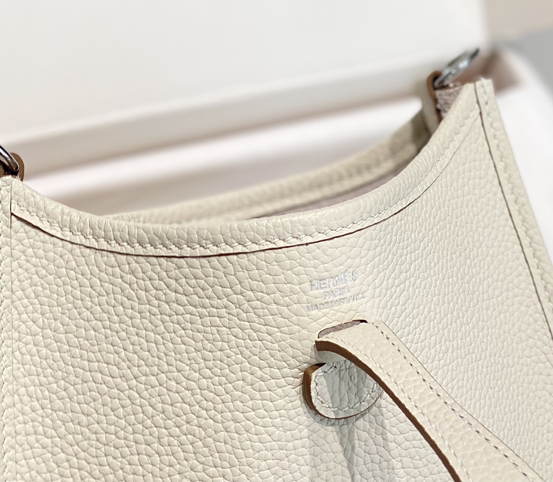 Hermes Evelyne 16 Amazone TPM Shoulder Bag In White Clemence Leather